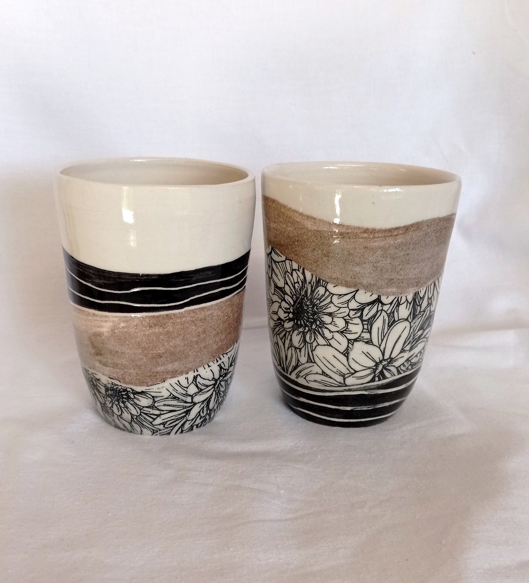 2 mugs ocres marguerites