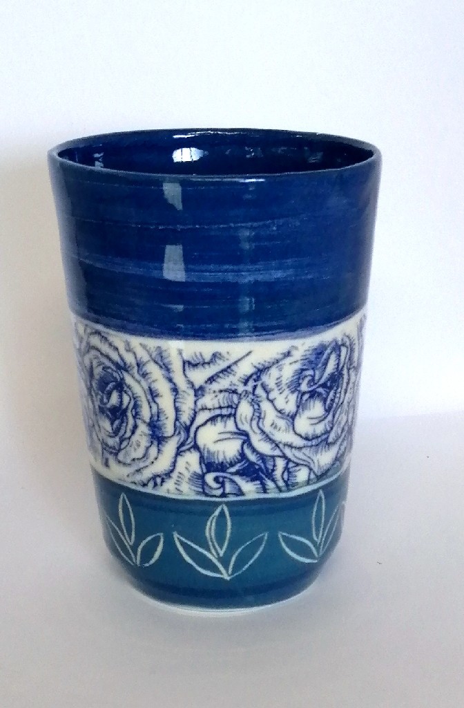 Grand mug bleu roses 10