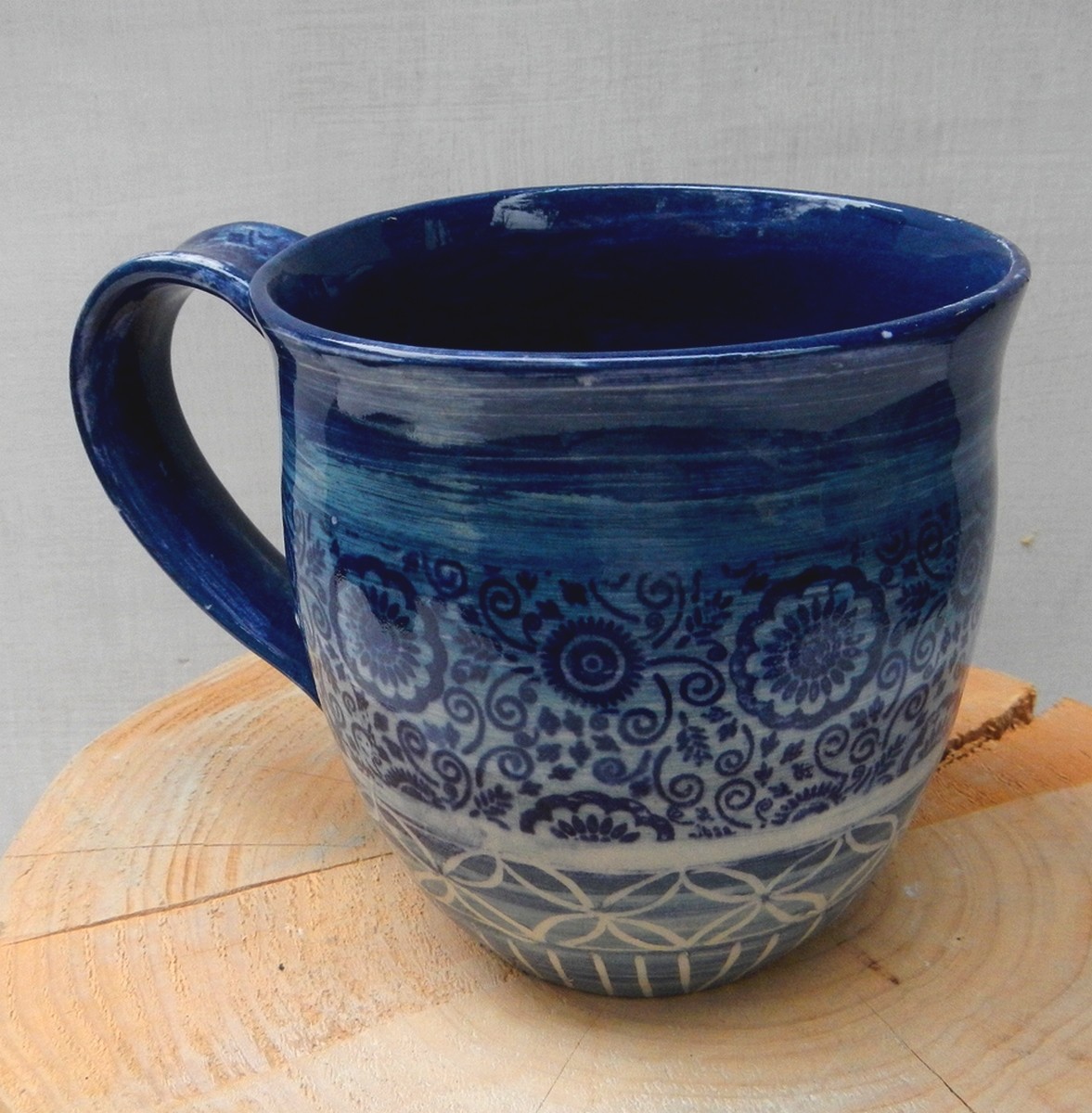 MUG 08