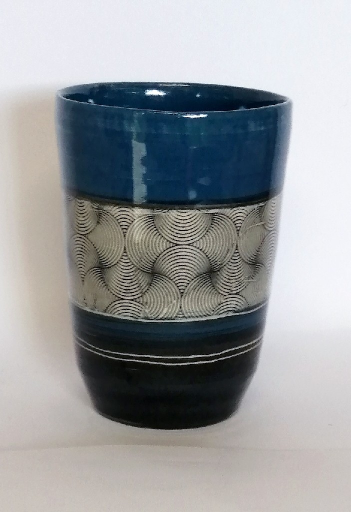 Grand mug bleu noir optique 17