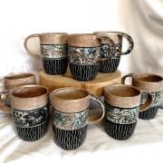 Mugs noir et ocre